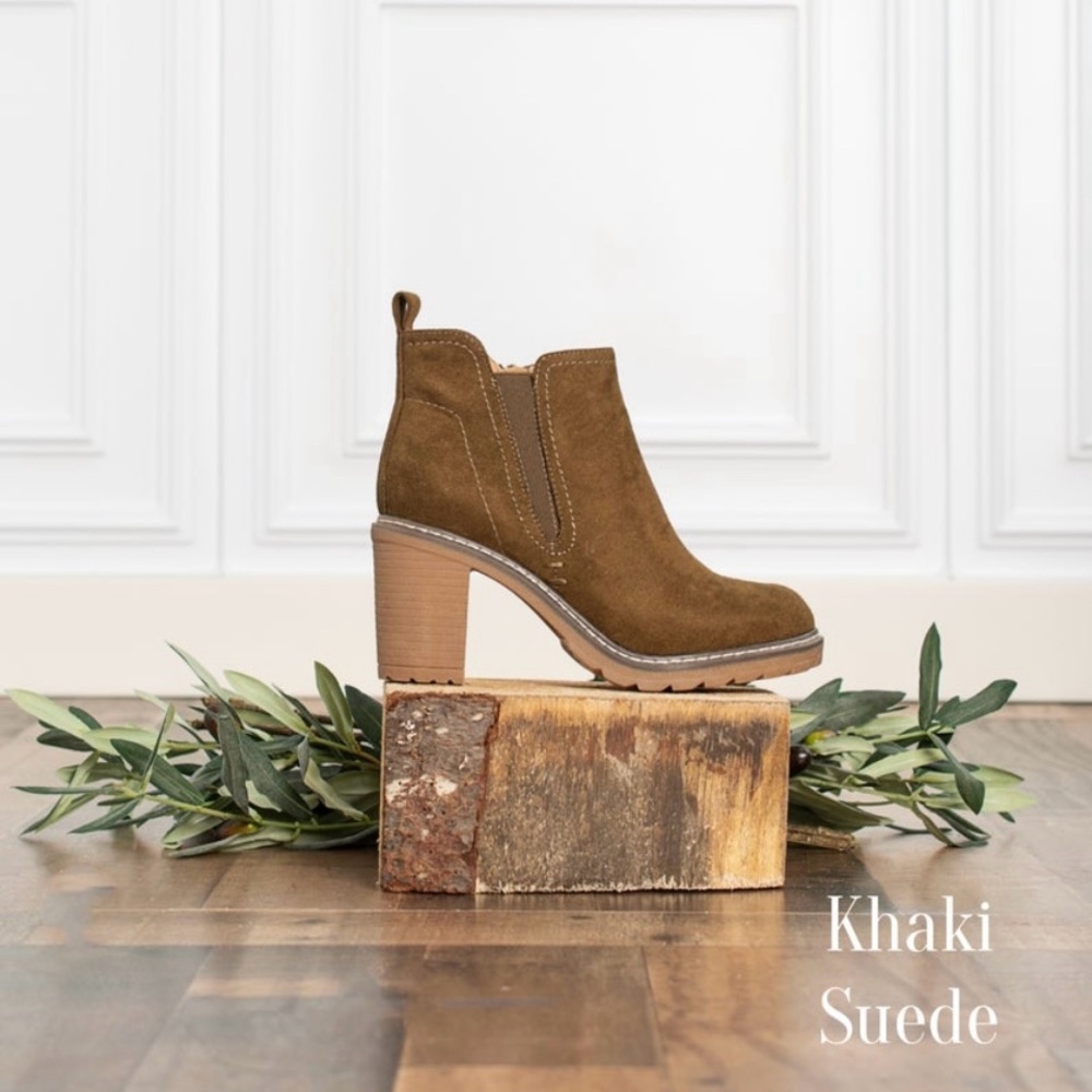 Corky’s Bite Me booties-Khaki Suede
Size 8. 3” Heel.